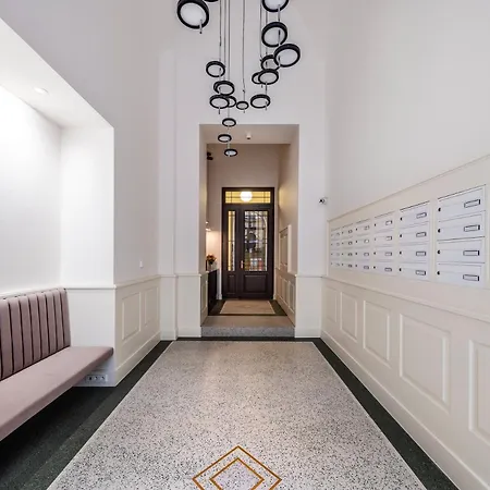 Palace Dlazdena - Stylish Centre Apartment *